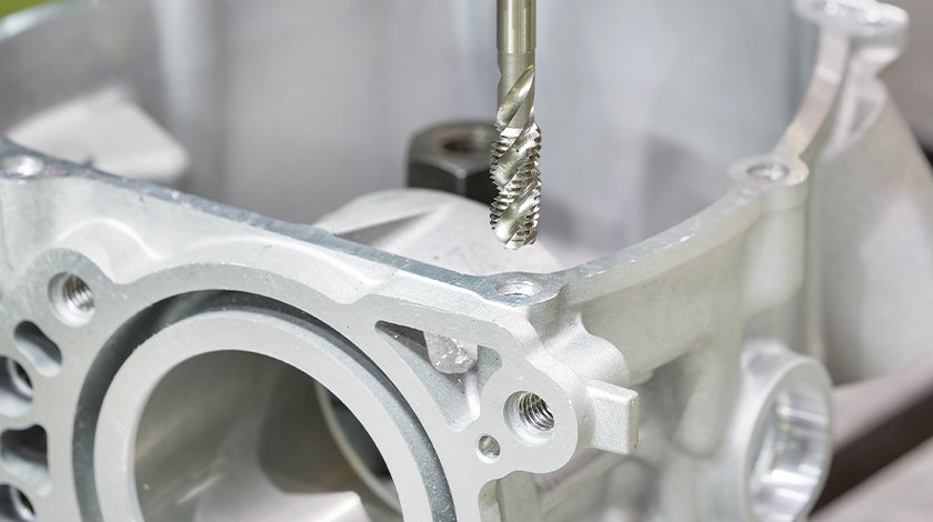 кое изучение обработки на станках с ЧПУ: типы, методы и области применения